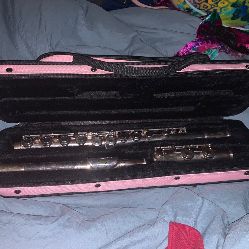Vintage Armstrong 104 closed hole flute